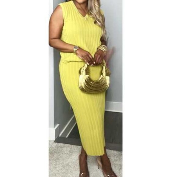 NEW: 2-Piece Skirt Set inc. Midi Skirt and Sleeveless V-Neck Top - Picture 1 of 8